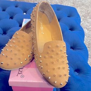 Mustard& Gold Spike loafers